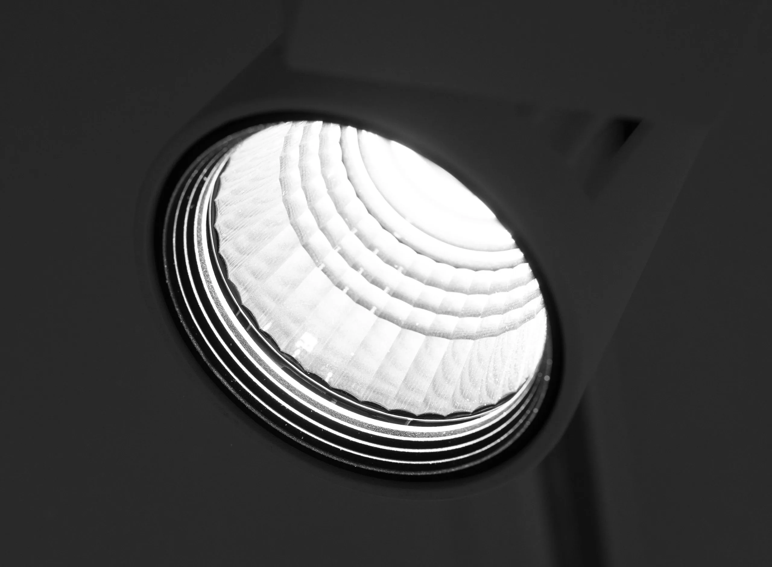 LED-belysning fra Oktalite og Trilux som lyser opp butikk.